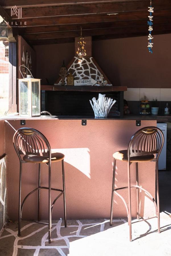 Roadhouse, Nilie Hospitality Mgmt Villa Flogita Buitenkant foto